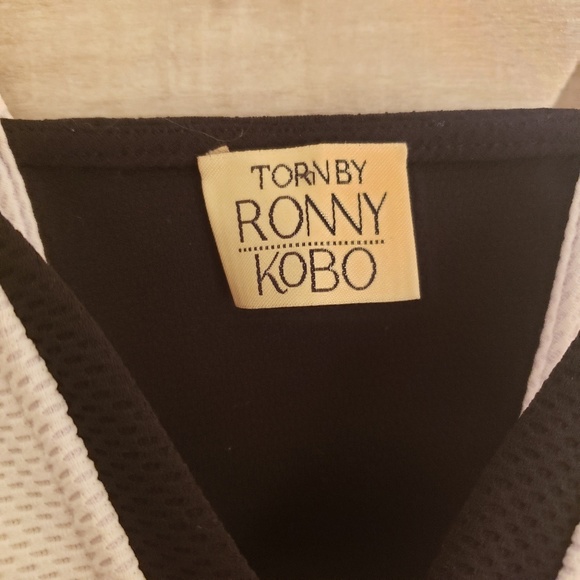 Torn by ronny kobo - Picture 2 of 3